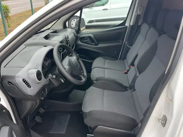 Citroën Berlingo 1.6 HDi Longa 2019 - 11750 EUR, 106000 km - AUTO.MOTO.pt - 106000km - foto 17 de 30
