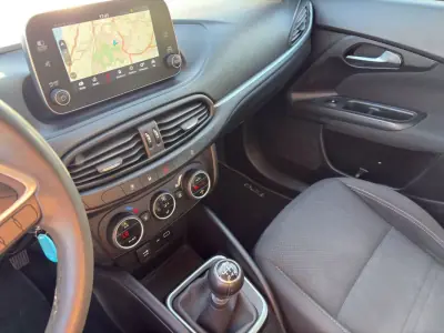 Fiat Tipo Station Wagon 2018 - 12900 EUR, 94406 km - AUTO.MOTO.pt - 94406km - foto 8 de 17