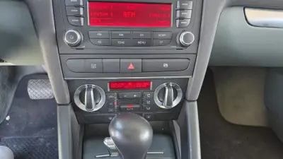 Audi A3 Sportback 2009 - 12990 EUR, 176000 km - AUTO.MOTO.pt - 176000km - foto 18 de 25