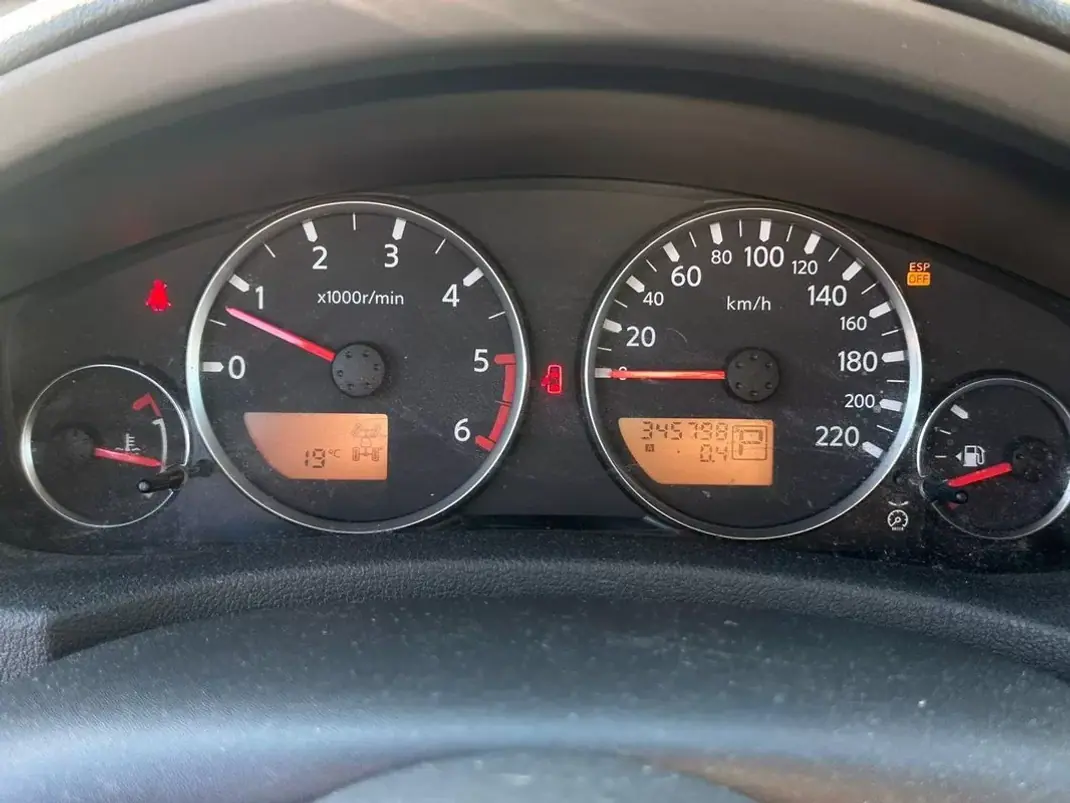 Nissan Pathfinder 2008 - 16900 EUR, 345798 km - AUTO.MOTO.pt - 345798km - foto 10 de 15