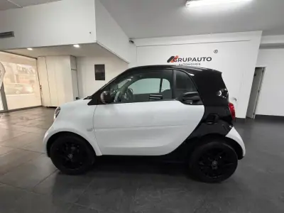 Smart ForTwo Coupé 2016 - 8990 EUR, 106408 km - AUTO.MOTO.pt - 106408km - foto 2 de 14