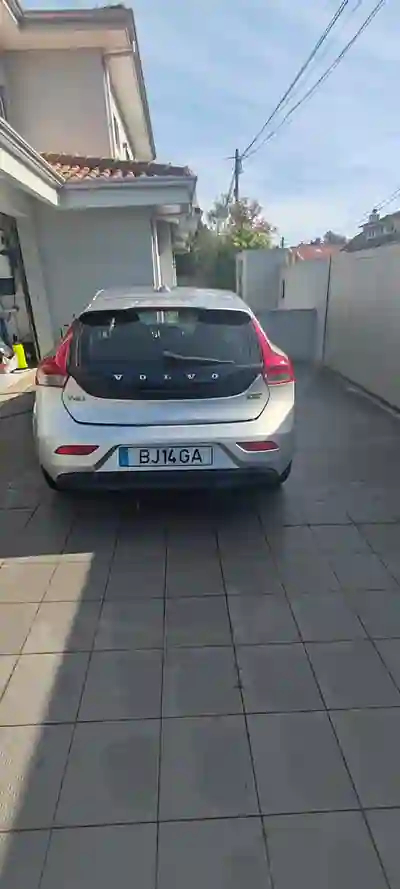 Volvo V40 2013 - 7600 EUR, 290000 km - AUTO.MOTO.pt - 290000km - foto 5 de 14