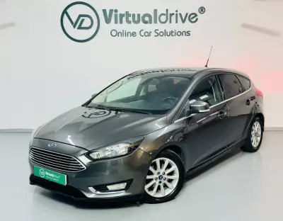 Ford Focus 2015 - 9750 EUR, 182000 km - AUTO.MOTO.pt - 182000km - foto 17 de 49