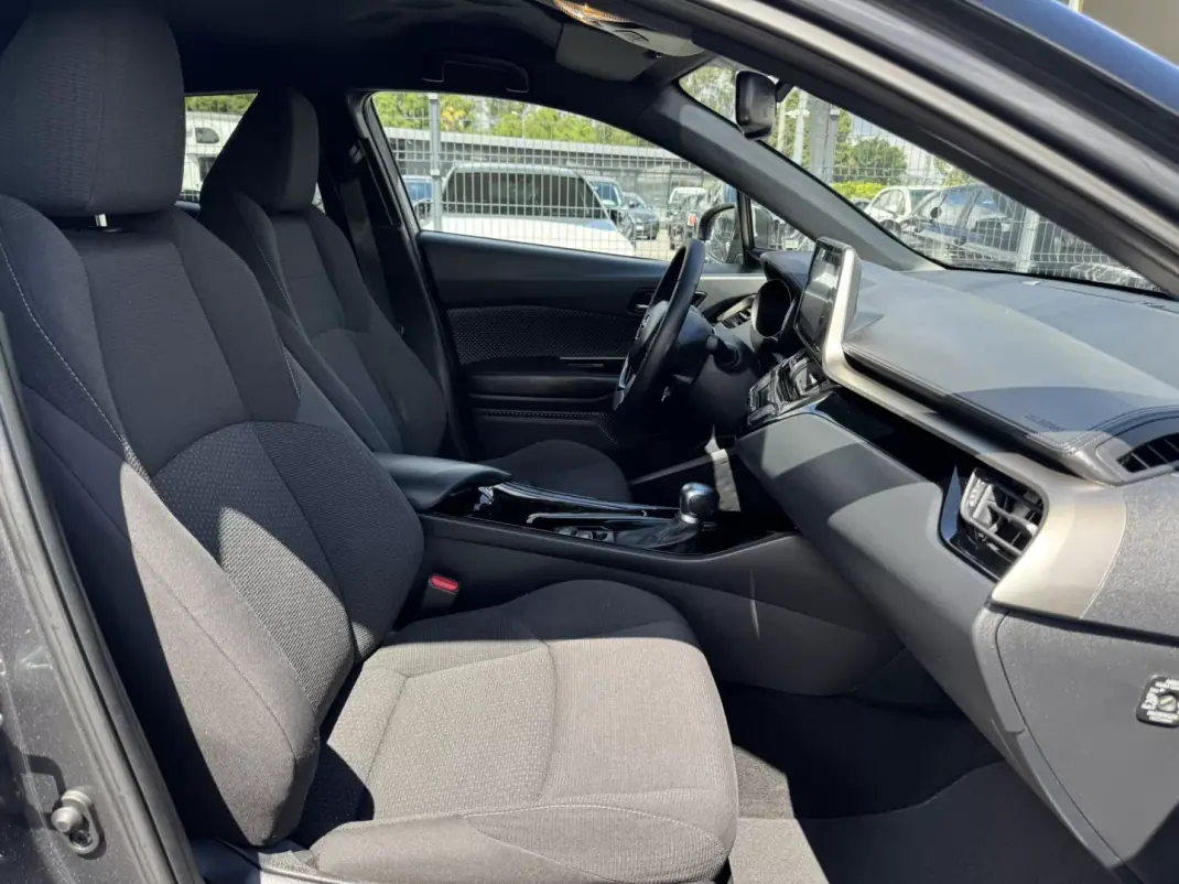 Toyota C-HR 2019 - 22990 EUR, 92000 km - AUTO.MOTO.pt - 92000km - foto 39 de 43