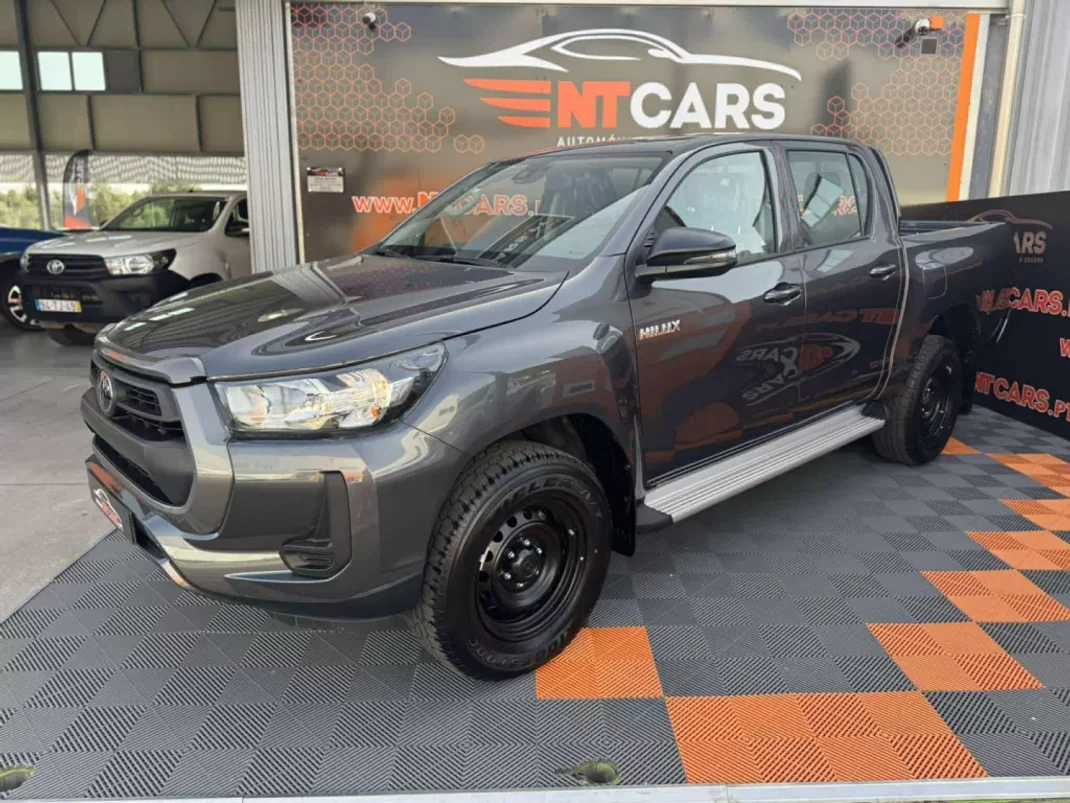 Toyota Hilux 2025 - 64900 EUR, 34 km - AUTO.MOTO.pt - 34km - foto 1 de 29