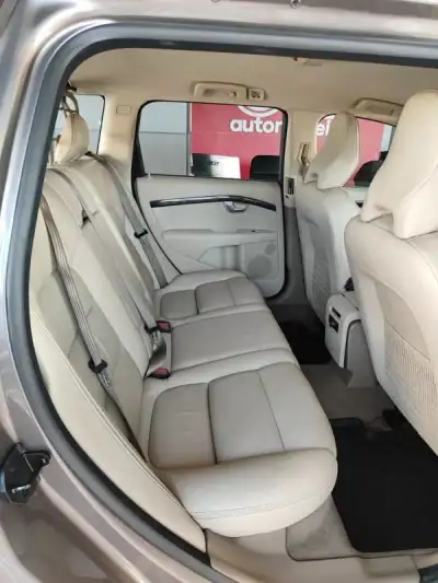 Volvo XC 70 2010 - 13250 EUR, 324000 km - AUTO.MOTO.pt - 324000km - foto 18 de 35