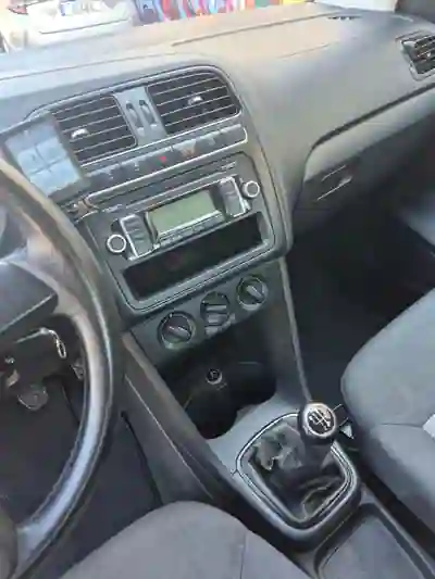 Volkswagen Polo 2011 - 6150 EUR, 191000 km - 191000km - foto 11 de 14