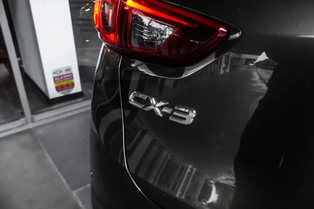 Mazda CX-3 2016 - 12990 EUR, 111568 km - AUTO.MOTO.pt - 111568km - foto 12 de 39