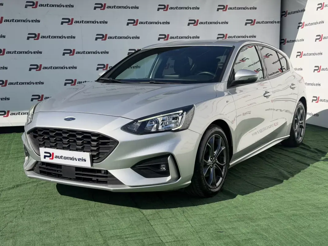 Ford Focus 2020 - 16500 EUR, 72439 km - AUTO.MOTO.pt - 72439km - foto 1 de 15