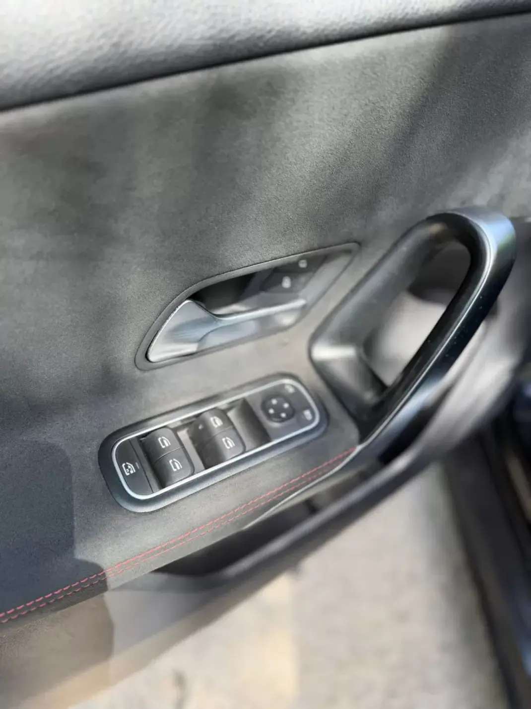 Mercedes-Benz A 180 2022 - 22999 EUR, 83000 km - AUTO.MOTO.pt - 83000km - foto 15 de 15
