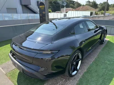 Porsche Taycan 2022 - 67900 EUR, 90000 km - AUTO.MOTO.pt - 90000km - foto 12 de 60