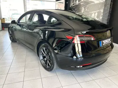 Tesla Model 3 2021 - 29900 EUR, 86555 km - AUTO.MOTO.pt - 86555km - foto 3 de 17