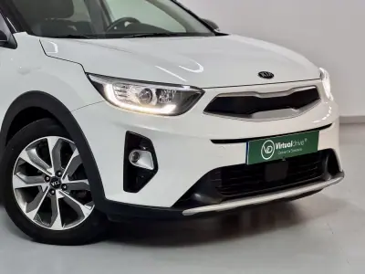 Kia Stonic 2019 - 15750 EUR, 68000 km - AUTO.MOTO.pt - 68000km - foto 4 de 60