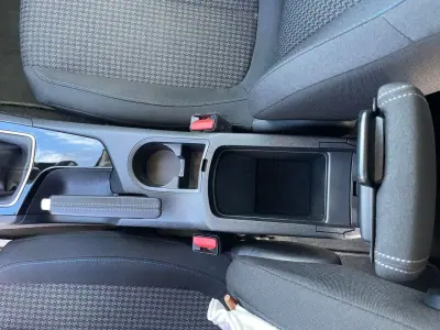 Peugeot 308 2021 - 15200 EUR, 92693 km - AUTO.MOTO.pt - 92693km - foto 11 de 24