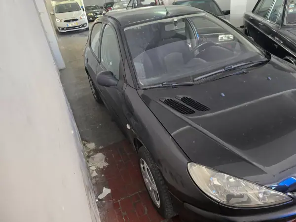 Peugeot 206 2004 - 1800 EUR, 276500 km - AUTO.MOTO.pt - 276500km - foto 3 de 18