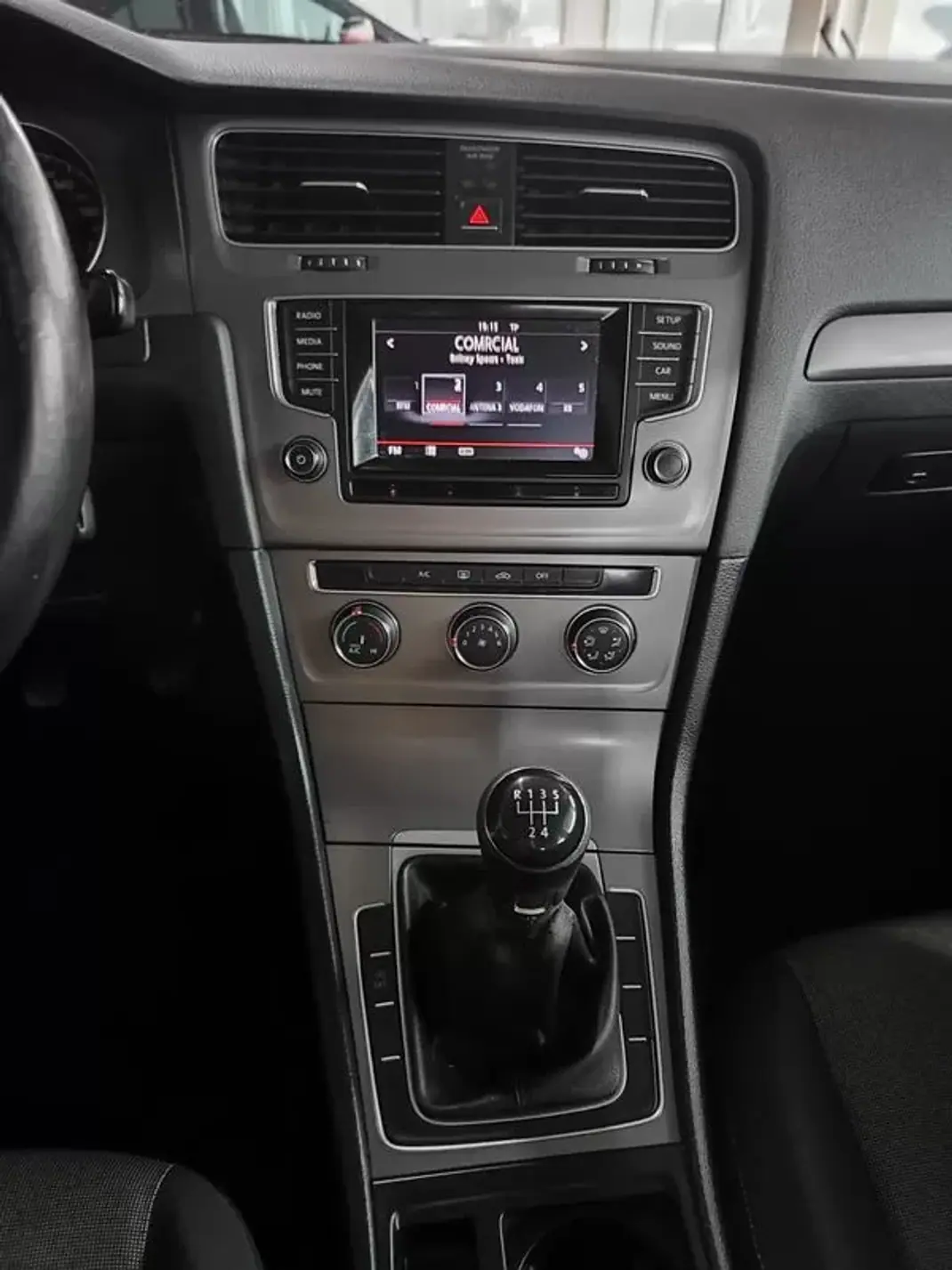 Volkswagen Golf 2013 - 10750 EUR, 198000 km - AUTO.MOTO.pt - 198000km - foto 30 de 34