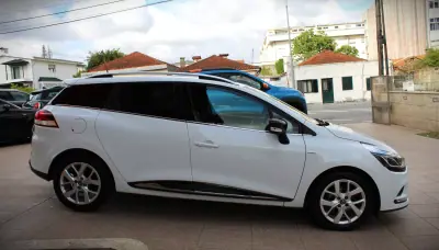 Renault Clio Sport Tourer 2020 - 12990 EUR, 53000 km - AUTO.MOTO.pt - 53000km - foto 4 de 36