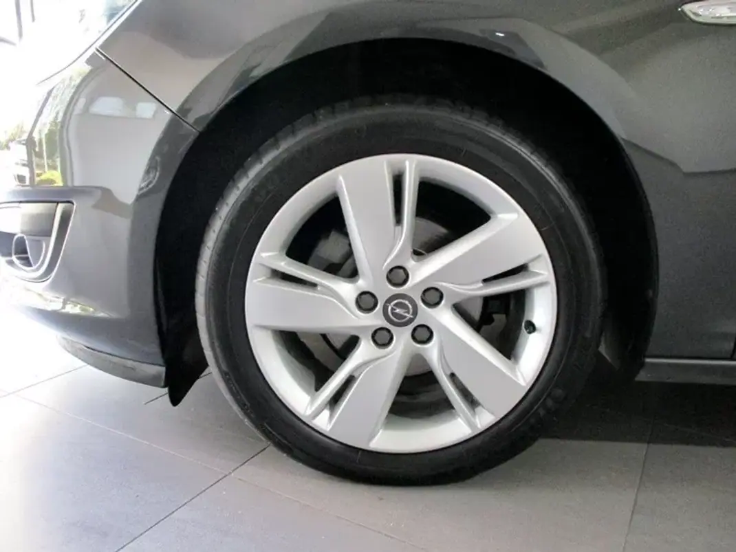 Opel Astra Sports Tourer 2016 - 7490 EUR, 250000 km - AUTO.MOTO.pt - 250000km - foto 11 de 49