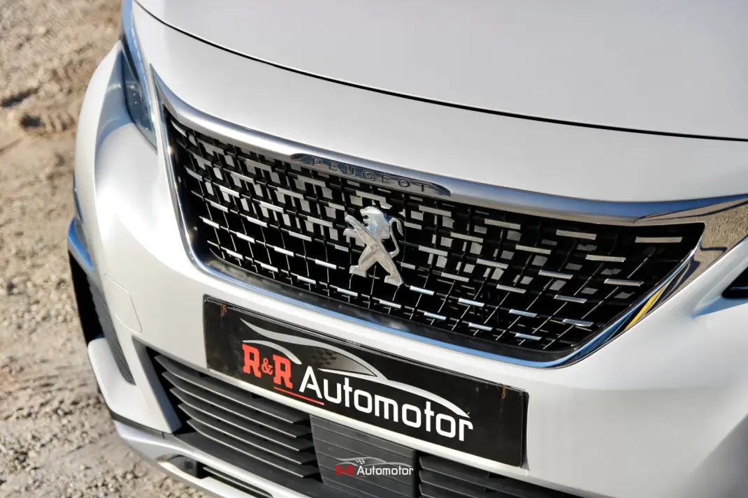 Peugeot 3008 2017 - 21500 EUR, 110000 km - AUTO.MOTO.pt - 110000km - foto 5 de 34