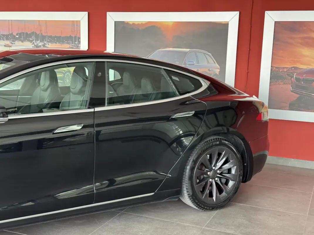 Tesla Model S 2017 - 25990 EUR, 151612 km - 151612km - foto 3 de 23