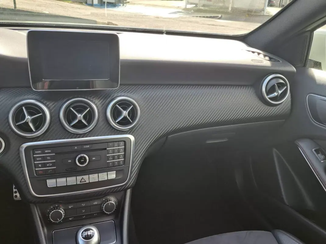 Mercedes-Benz A 180 2016 - 16250 EUR, 208525 km - AUTO.MOTO.pt - 208525km - foto 13 de 42