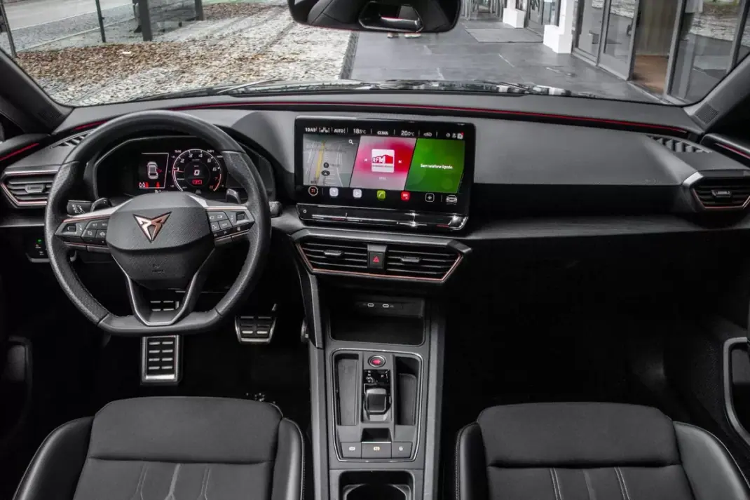 Cupra Leon 2024 - 44990 EUR, 28344 km - 28344km - foto 39 de 49