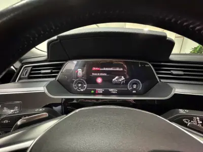 Audi e-tron 2019 - 27990 EUR, 113000 km - AUTO.MOTO.pt - 113000km - foto 10 de 35