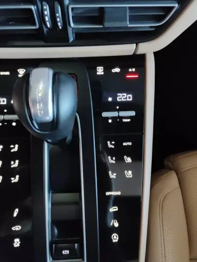 Porsche Macan 2024 - 84900 EUR, 20700 km - AUTO.MOTO.pt - 20700km - foto 37 de 41