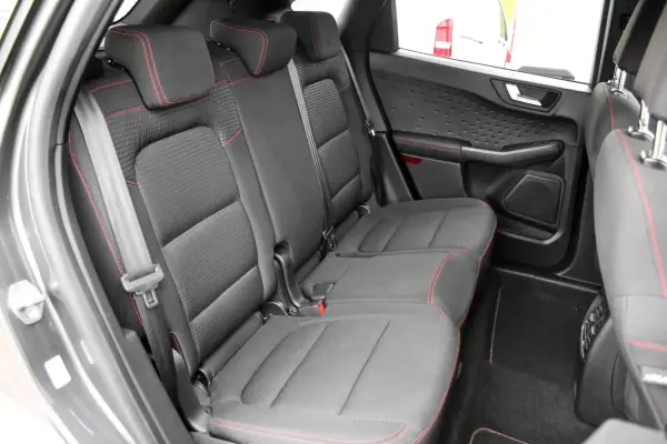Ford Kuga 2022 - 29900 EUR, 80756 km - AUTO.MOTO.pt - 80756km - foto 13 de 23