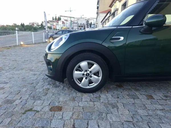 MINI 3 Portas 2016 - 12990 EUR, 62793 km - AUTO.MOTO.pt - 62793km - foto 6 de 15
