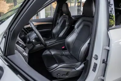 Volvo XC 90 2022 - 47000 EUR, 132399 km - AUTO.MOTO.pt - 132399km - foto 27 de 43