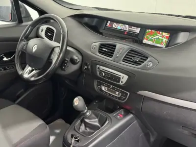 Renault Grand Scénic 2014 - 7990 EUR, 308370 km - AUTO.MOTO.pt - 308370km - foto 15 de 20