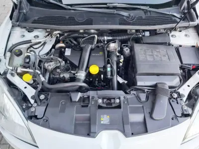 Renault Mégane 1.5 DCI III Hatchback 2013 - 4950 EUR, 317737 km - AUTO.MOTO.pt - 317737km - foto 48 de 50
