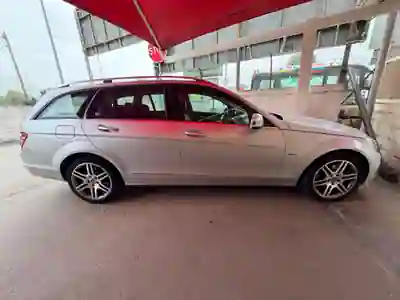 Mercedes-Benz C 250 2010 - 8500 EUR, 340000 km - AUTO.MOTO.pt - 340000km - foto 3 de 8