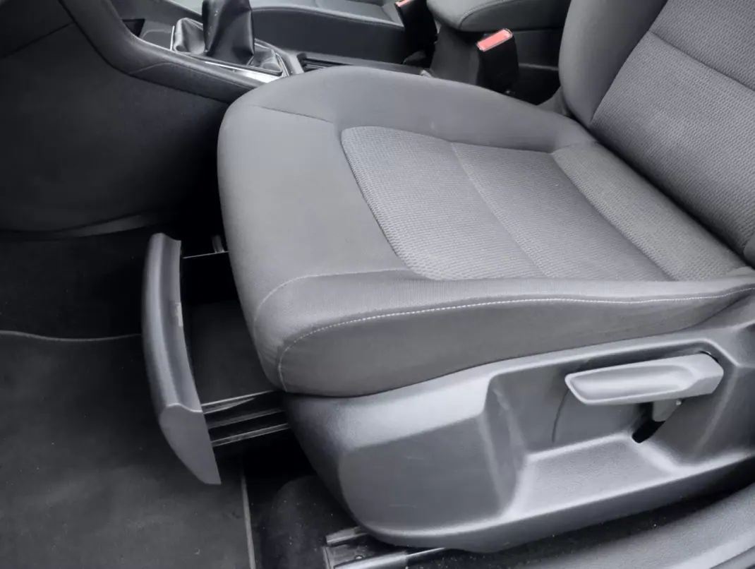 Volkswagen Golf 2019 - 14750 EUR, 150000 km - AUTO.MOTO.pt - 150000km - foto 23 de 30