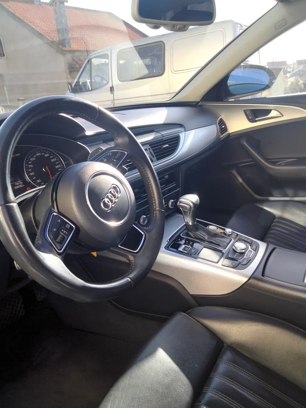 Audi A6 2013 - 11300 EUR, 242000 km - AUTO.MOTO.pt - 242000km - foto 10 de 11