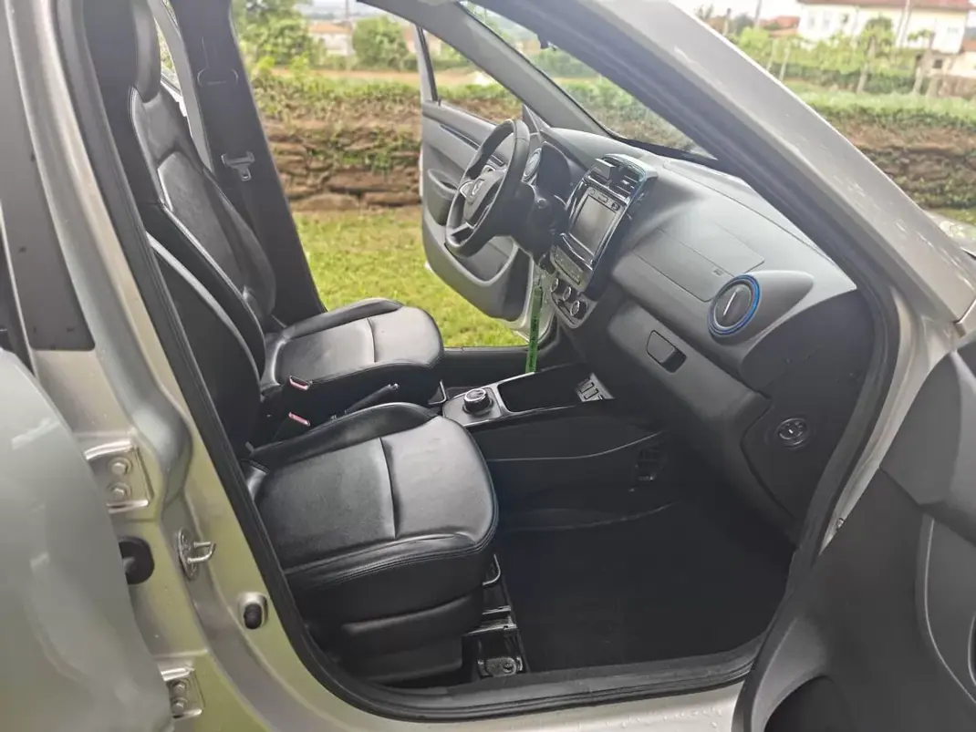 Dacia Spring 2021 - 10900 EUR, 34500 km - AUTO.MOTO.pt - 34500km - foto 17 de 34