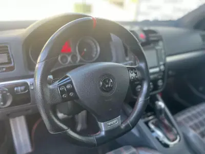 Volkswagen Golf 2007 - 17500 EUR, 220000 km - AUTO.MOTO.pt - 220000km - foto 9 de 15