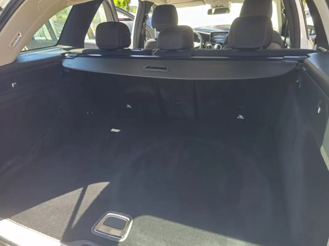 Mercedes-Benz GLC 220 2017 - 27500 EUR, 144800 km - AUTO.MOTO.pt - 144800km - foto 12 de 15
