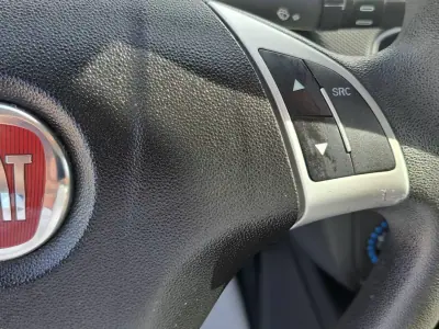 Fiat Punto 2017 - 8900 EUR, 69772 km - AUTO.MOTO.pt - 69772km - foto 29 de 39