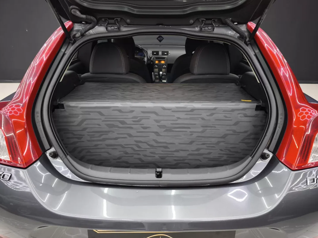 Volvo C30 2012 - 10950 EUR, 265888 km - AUTO.MOTO.pt - 265888km - foto 16 de 35