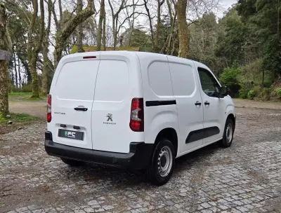 Peugeot 2021 - 12250 EUR, 171000 km - AUTO.MOTO.pt - 171000km - foto 9 de 20