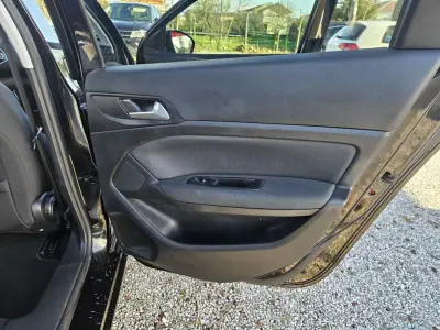 Peugeot 308 SW 2019 - 13800 EUR, 77780 km - AUTO.MOTO.pt - 77780km - foto 39 de 44