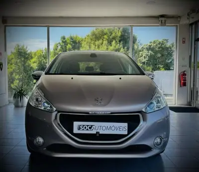 Peugeot 208 2014 - 9890 EUR, 177265 km - 177265km - foto 2 de 22