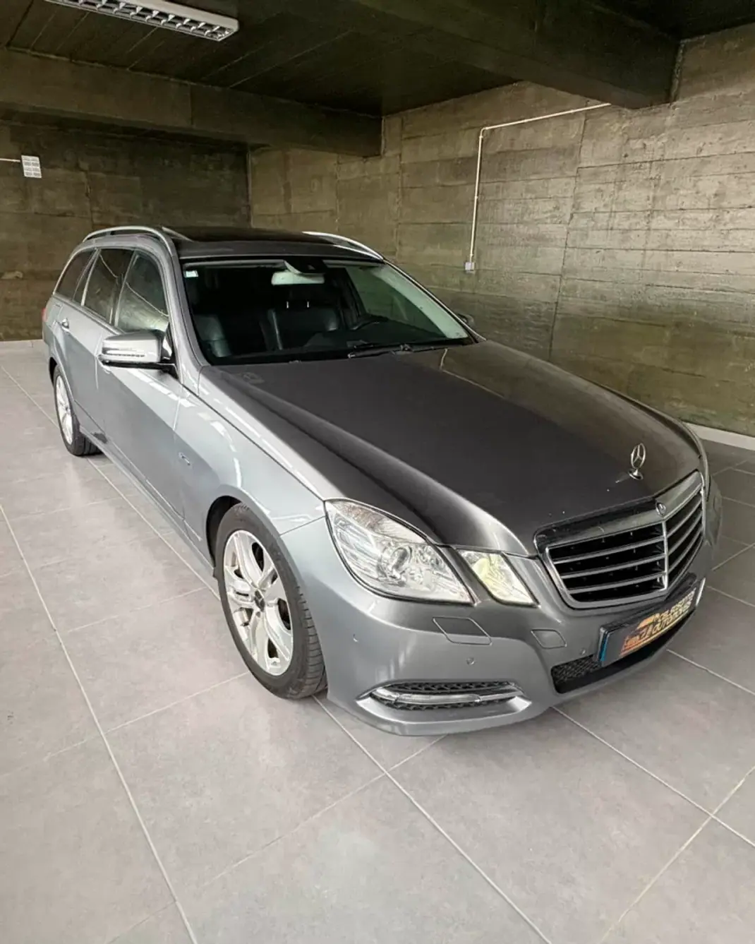 Mercedes-Benz E 250 2010 - 13400 EUR, 252500 km - AUTO.MOTO.pt - 252500km - foto 1 de 12