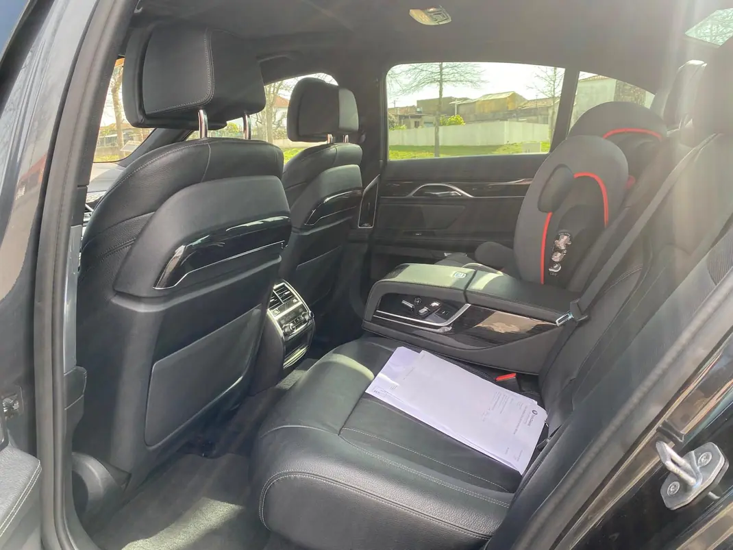 BMW 730 2017 - 31900 EUR, 196000 km - AUTO.MOTO.pt - 196000km - foto 13 de 15