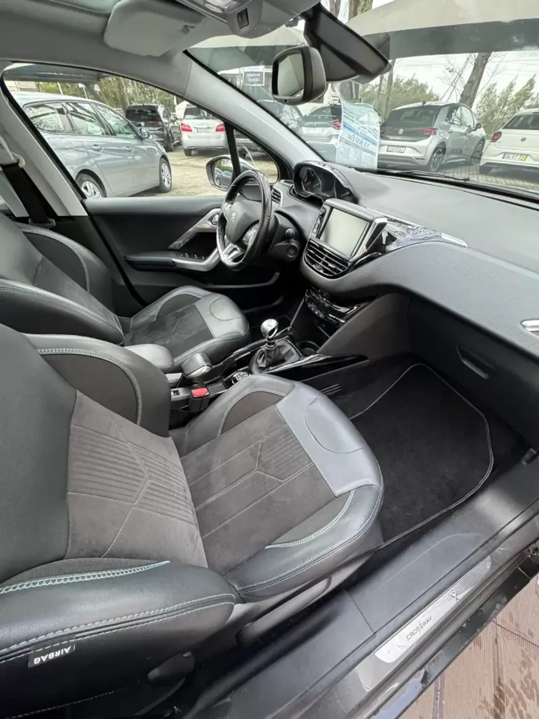 Peugeot 2008 2019 - 13900 EUR, 126000 km - AUTO.MOTO.pt - 126000km - foto 19 de 20