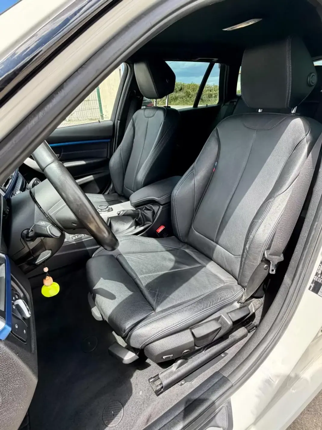 BMW 320 2019 - 23950 EUR, 152000 km - AUTO.MOTO.pt - 152000km - foto 26 de 34