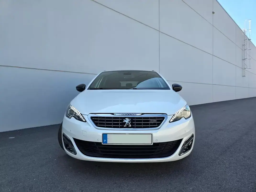 Peugeot 308 SW 2017 - 13750 EUR, 136500 km - 136500km - foto 23 de 36