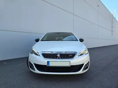 Peugeot 308 SW 2017 - 13750 EUR, 136500 km - AUTO.MOTO.pt - 136500km - foto 23 de 36